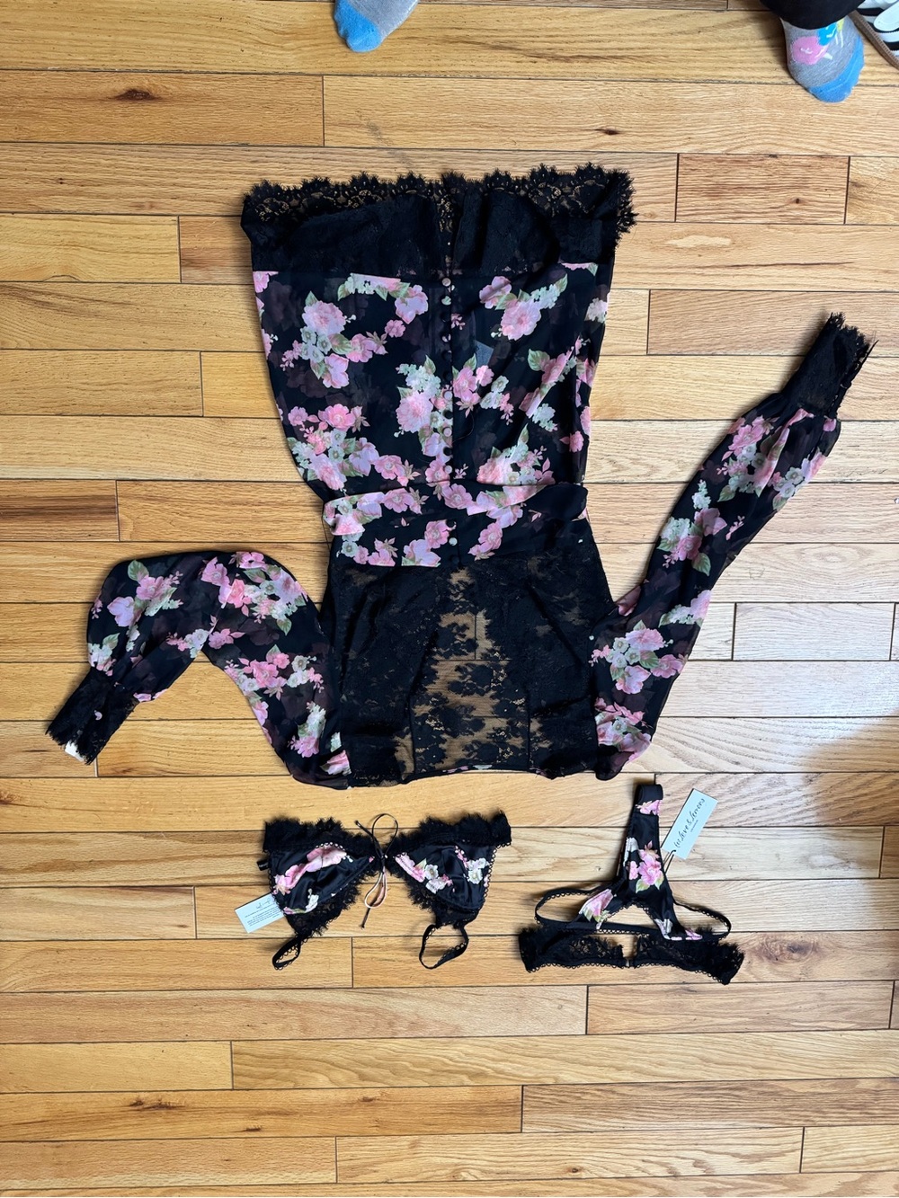 Victoria's Secret Black Floral Lace Strapless Chemise Set - Picture 3 of 8